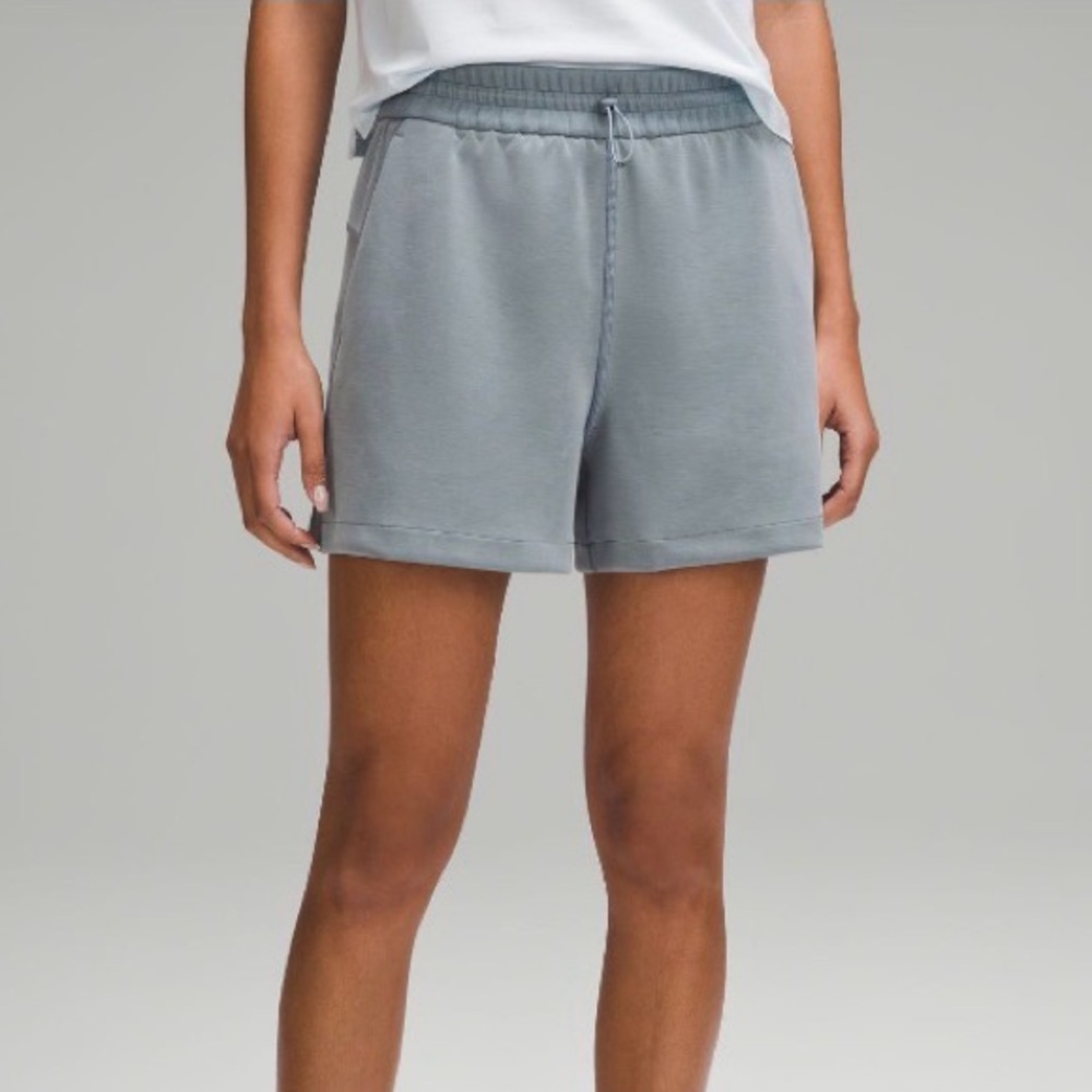NWT lululemon athletica softstreme high rise short 4”